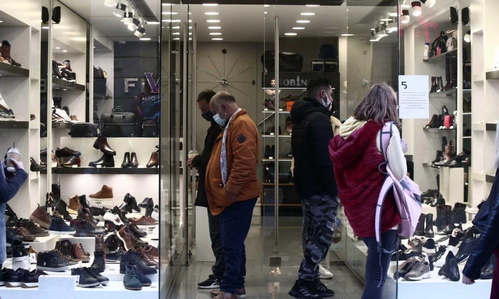 Αναβάλλεται η αυριανή συνεδρίαση των ειδικών